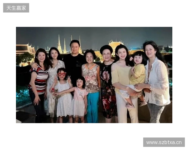 安东内拉晒一家人同美职联奖杯合照:恭喜亲爱的,我们爱你 安东内拉晒一家人同美职联奖杯合照:恭喜亲爱的,我们爱你